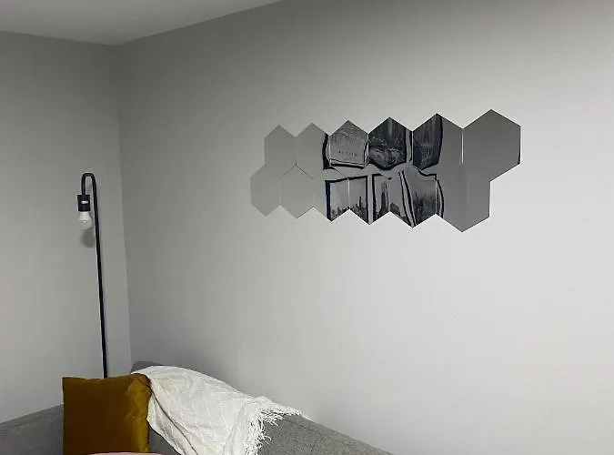 Stylish Urban Retreat 3 Bedroom Close To Downtown