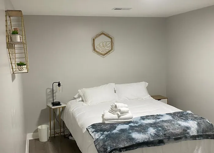 Stylish Urban Retreat 3 Bedroom Close To Downtown * Chicago