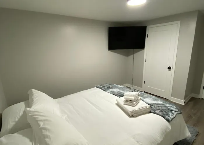 Stylish Urban Retreat 3 Bedroom Close To Downtown * Chicago